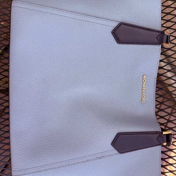 Michael Kors Reversible Tote & Wristlet - Picture 3 of 8